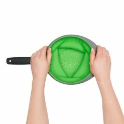 OXO 2 Qt. Collapsible Colander In Green