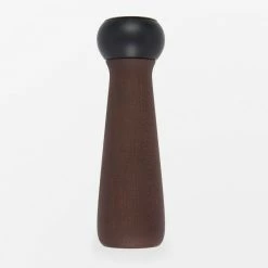 Cook With OXO OXO Good Grips Lily 8-Inch Pepper Mill In Dark Wood