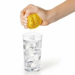 OXO Good Grips Silicone Lemon Squeeze And Store